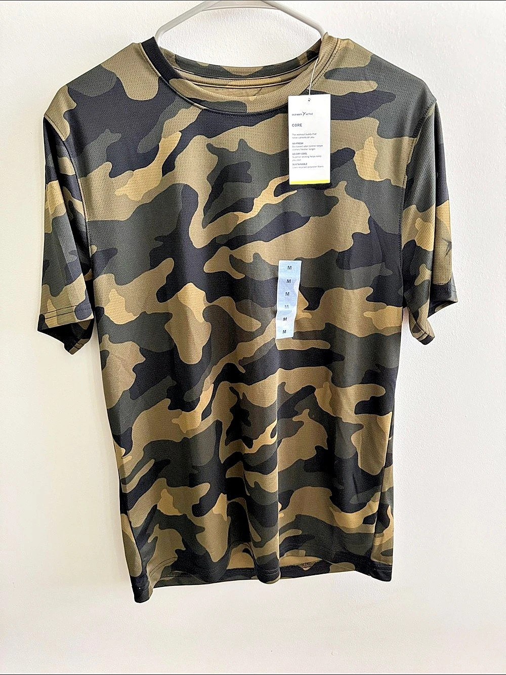 Old Navy Core Go-Dry Cool Camo T-Shirt Camo Short Sleeve Tee Size Medium NWT